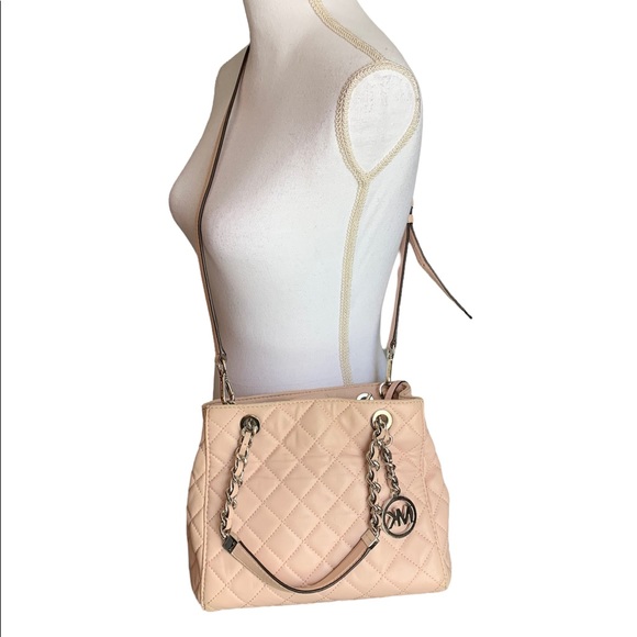 Michael Kors Shoulder Crossbody Bag Size 8L x 10W x 5D - Picture 1 of 17